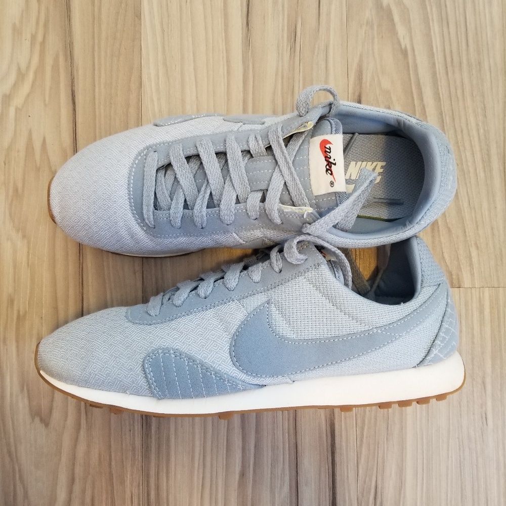 Nike Pre Montreal Racer Vintage Premium Women's Sh